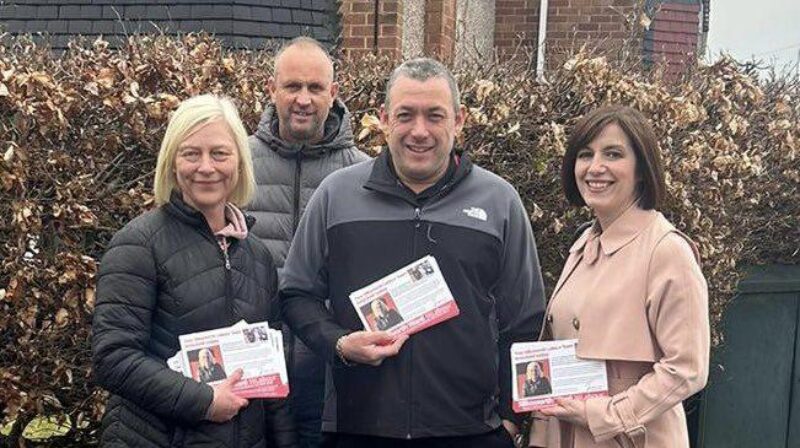 Bridget Phillipson MP door knocks in Silksworth