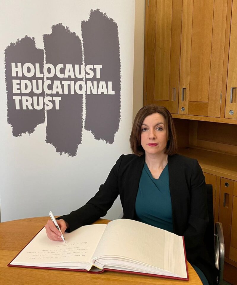 Bridget Phillipson MP pays tribute to Holocaust victims.